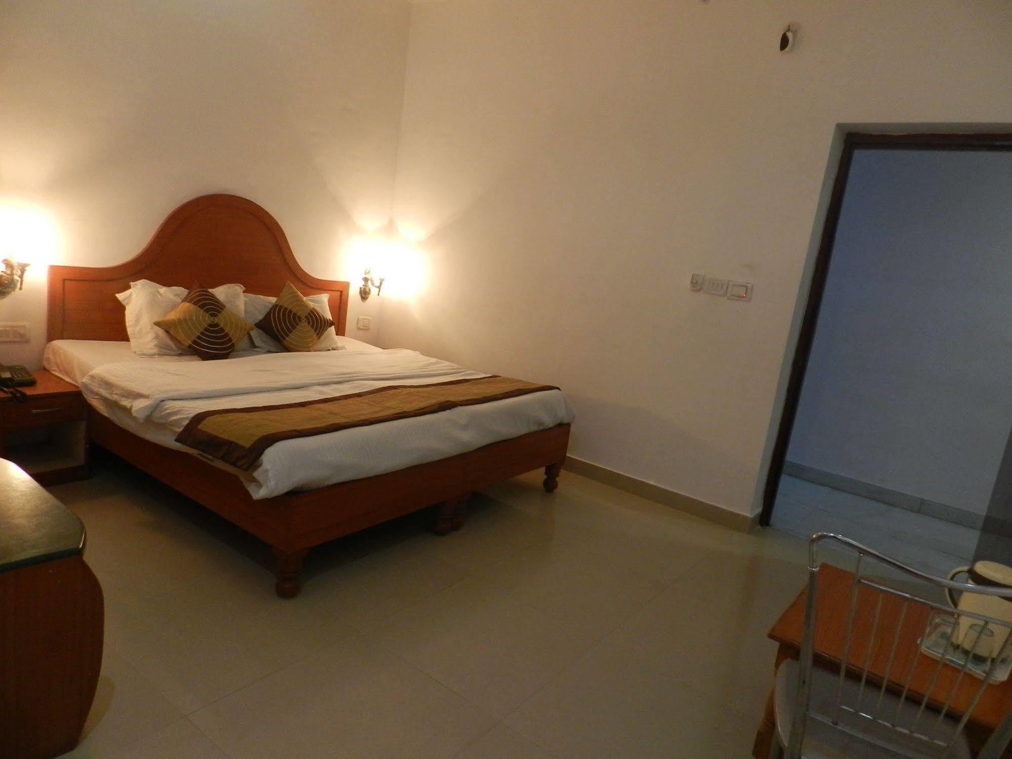 Eurostar Inn Khajurāho Extérieur photo
